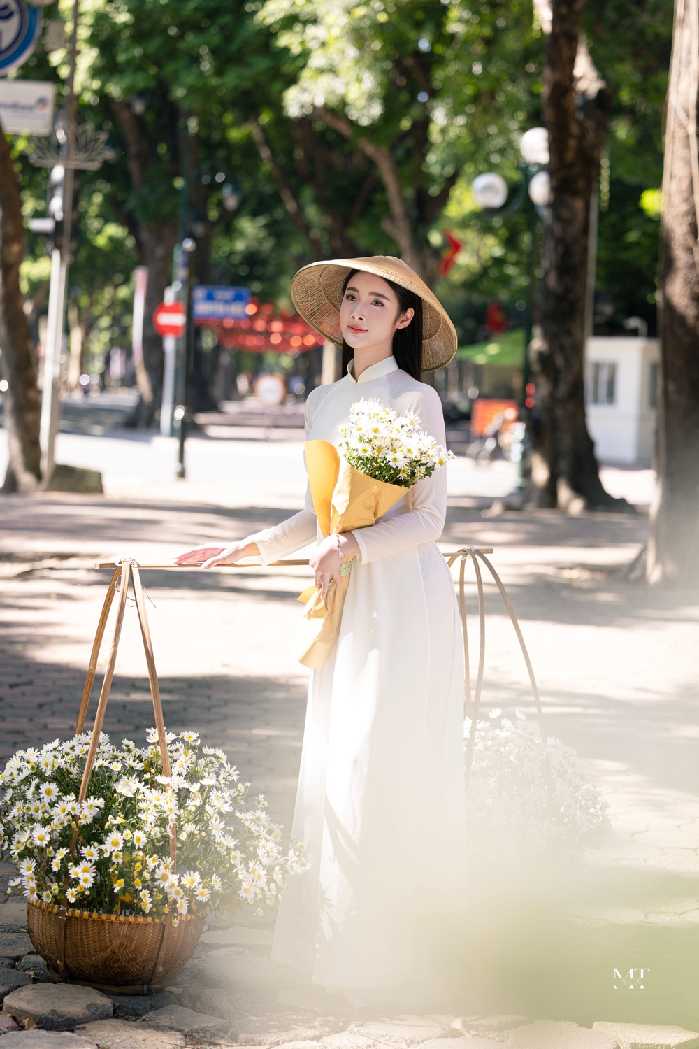 Hoa khôi Đinh Hoài An tung bộ ảnh quảng bá vẻ đẹp Thu Hà Nội  - Ảnh 4.