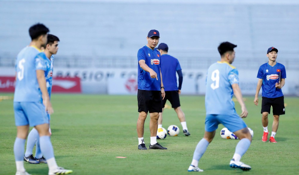 Tin nóng bóng đá Việt hôm nay 27/11: Đội tuyển nữ Việt Nam thua trận tại Nhật Bản; HLV Kim Sang-sik sàng lọc lực lượng - Ảnh 2. Tin nóng bóng đá Việt hôm nay 27/11: Đội tuyển nữ Việt Nam thua trận tại Nhật Bản; HLV Kim Sang-sik sàng lọc lực lượng - Ảnh 2.