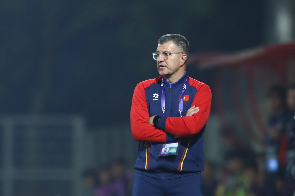 Bóng lăn trên bàn phím: U17 Việt Nam được khen ở vòng loại U17 châu Á - Ảnh 1. Bóng lăn trên bàn phím: U17 Việt Nam được khen ở vòng loại U17 châu Á - Ảnh 1.