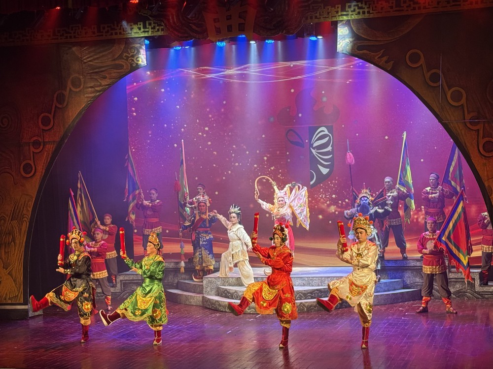 Góc nhìn 365: &quot;Điểm tựa&quot; để tuồng... bước tiếp - Ảnh 1.