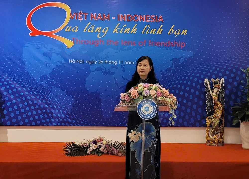 Nghệ thuật nhiếp ảnh kết nối tình hữu nghị Việt Nam – Indonesia - Ảnh 1.
