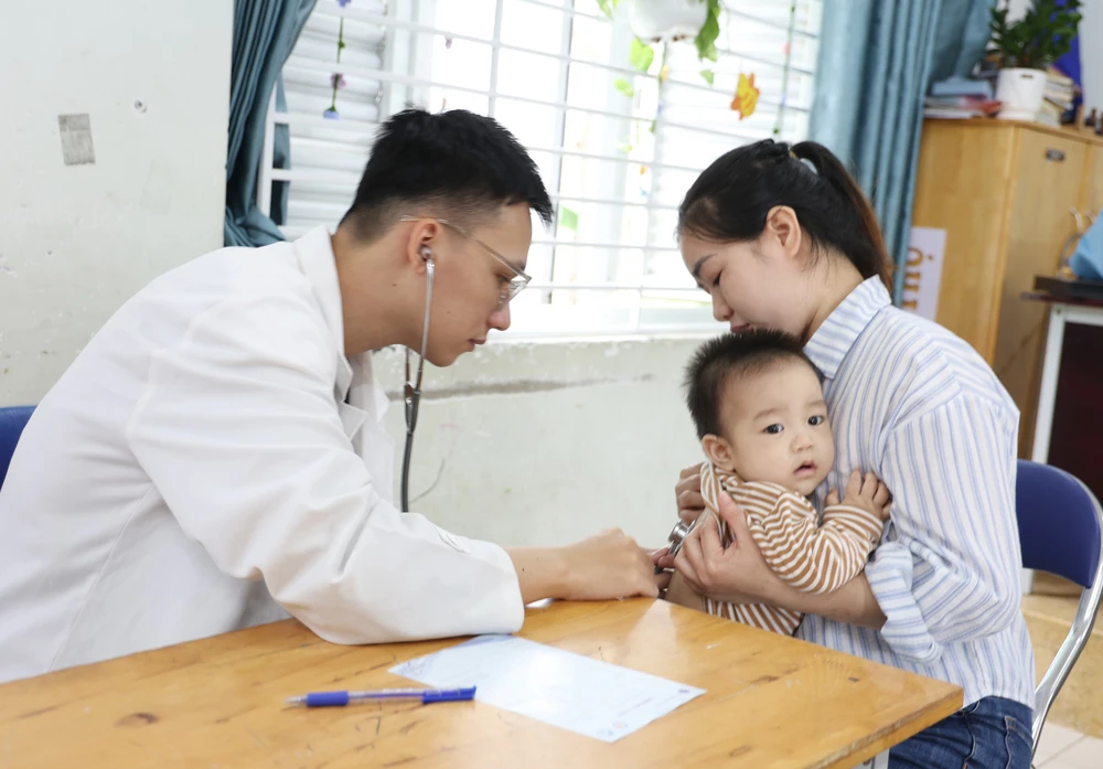 Chính phủ ban hành Nghị quyết khắc phục hậu quả thiên tai, phục hồi sản xuất khu vực miền Trung - Ảnh 3. Chính phủ ban hành Nghị quyết khắc phục hậu quả thiên tai, phục hồi sản xuất khu vực miền Trung - Ảnh 3.