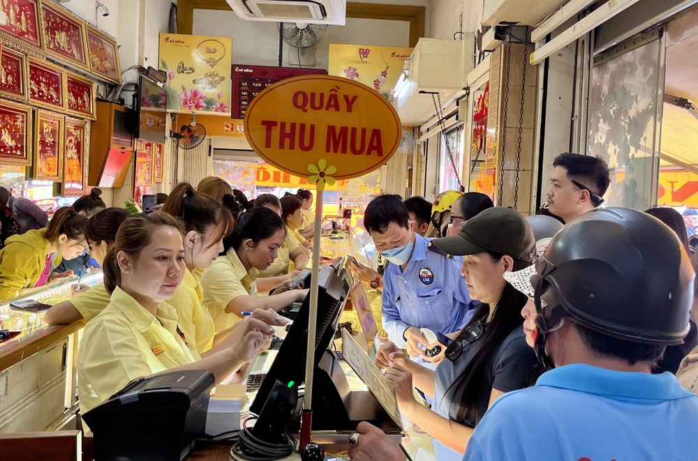 Giá vàng miếng chiều 26/11 tăng 500 nghìn đồng/lượng - Ảnh 1.