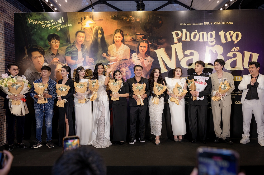 Dàn sao tham dự thảm đỏ ra mắt phim &quot;Phòng trọ ma bầu&quot; - Ảnh 1.