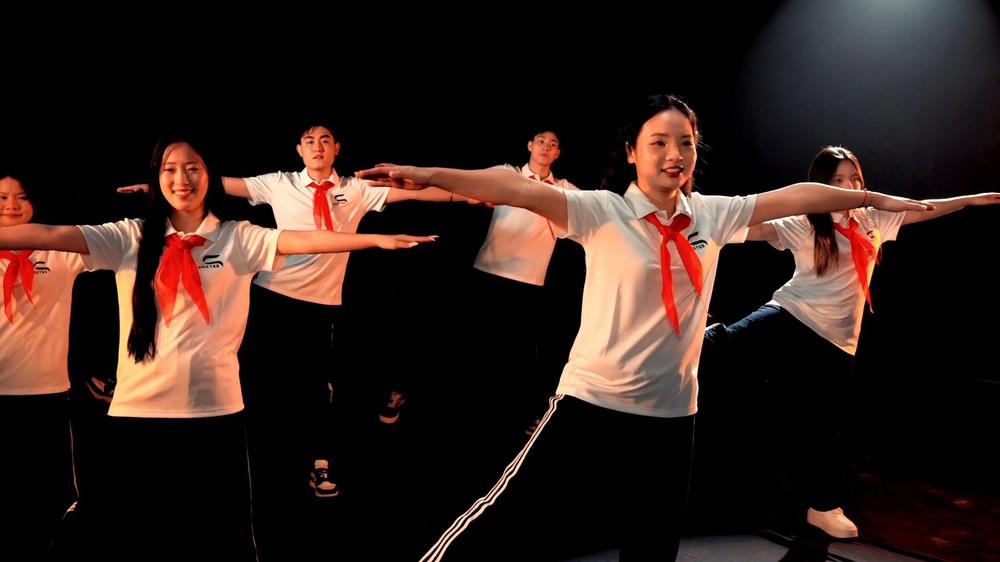 Tay vợt Đắc Tiến ra mắt dòng vợt pickleball mới, thắp lửa niềm tự hào dân tộc - Ảnh 4.