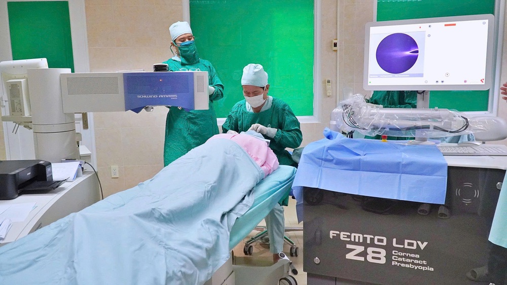 3.000 ca phẫu thuật Phaco không dao - điều trị đục thủy tinh thể thành công - Ảnh 1. 3.000 ca phẫu thuật Phaco không dao - điều trị đục thủy tinh thể thành công - Ảnh 1.