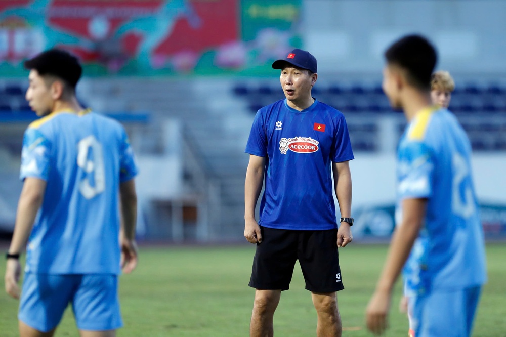 HLV Hoàng Văn Phúc: “U22 Việt Nam là một tập thể gắn kết qua nhiều giải đấu” - Ảnh 1.