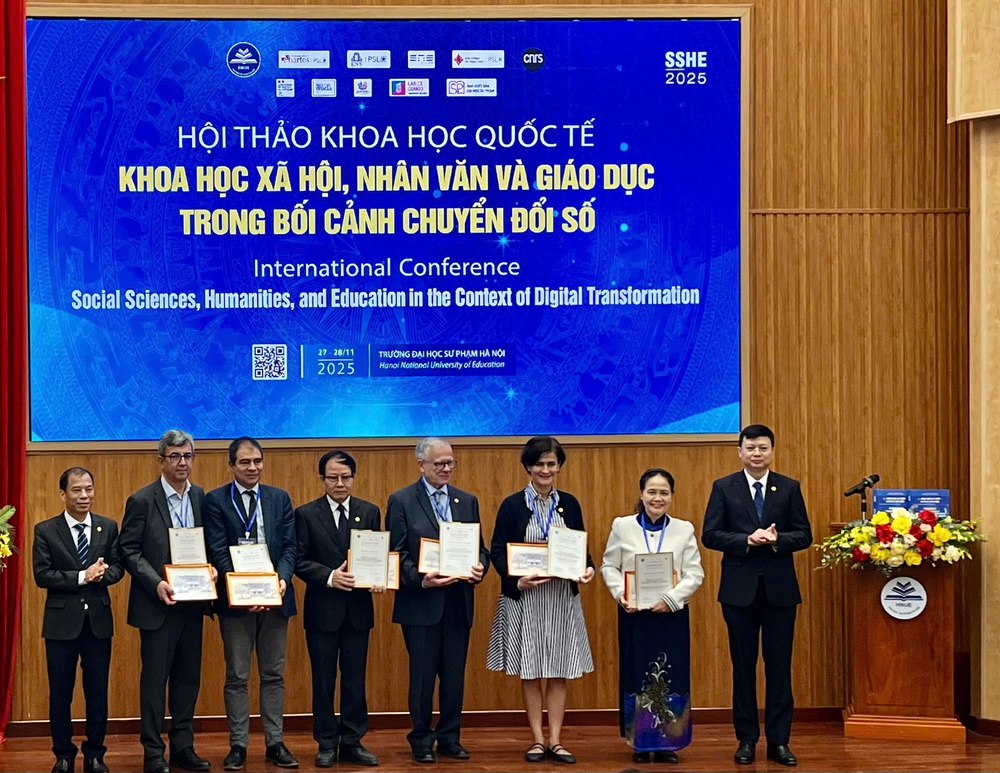 Phát triển khoa học xã hội, nhân văn và giáo dục trong kỷ nguyên số - Ảnh 1. Phát triển khoa học xã hội, nhân văn và giáo dục trong kỷ nguyên số - Ảnh 1.