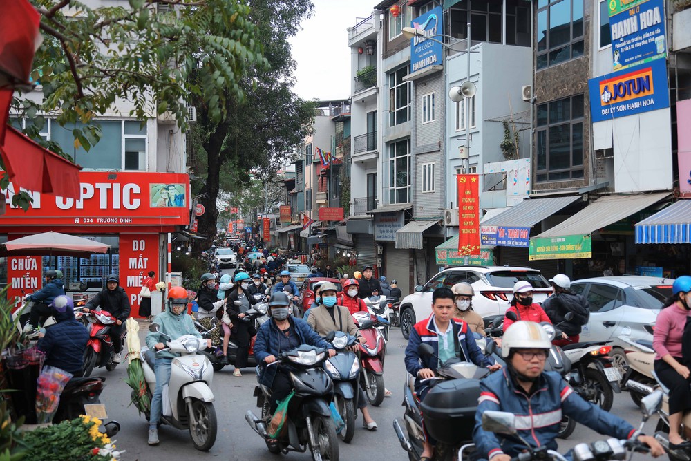 Hà Nội cấm xe mô tô xăng trong vành đai 1 tùy theo khung giờ từ ngày 1/7/2026 - Ảnh 1.