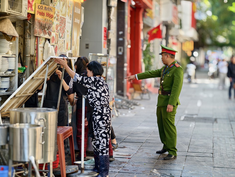 Hà Nội quyết liệt xây dựng phường “mẫu” về văn minh đô thị - Ảnh 4.