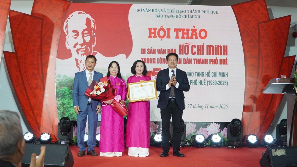 Di sản văn hóa Hồ Chí Minh trong lòng nhân dân thành phố Huế - Ảnh 2. Di sản văn hóa Hồ Chí Minh trong lòng nhân dân thành phố Huế - Ảnh 2.