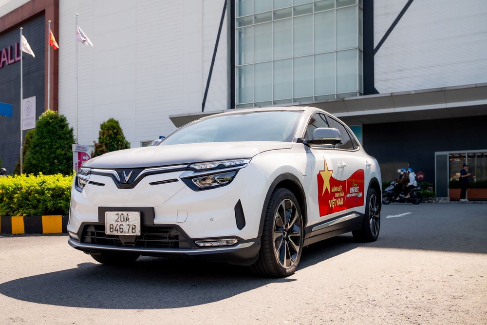 VinFast VF 8: Lựa chọn đáng tiền cho gia đình Việt, vượt trội từ vận hành đến tính kinh tế - Ảnh 1. VinFast VF 8: Lựa chọn đáng tiền cho gia đình Việt, vượt trội từ vận hành đến tính kinh tế - Ảnh 1.