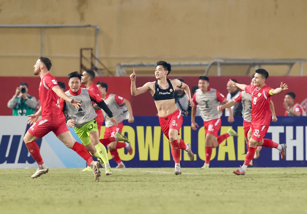 Tiền đạo số 1 U22 Việt Nam giúp HLV Kim Sang Sik thở phào trước SEA Games 33 - Ảnh 3. Tiền đạo số 1 U22 Việt Nam giúp HLV Kim Sang Sik thở phào trước SEA Games 33 - Ảnh 3.