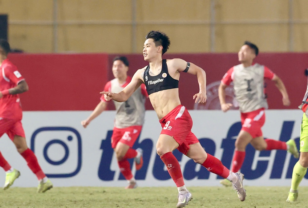 Tiền đạo số 1 U22 Việt Nam giúp HLV Kim Sang Sik thở phào trước SEA Games 33 - Ảnh 2. Tiền đạo số 1 U22 Việt Nam giúp HLV Kim Sang Sik thở phào trước SEA Games 33 - Ảnh 2.