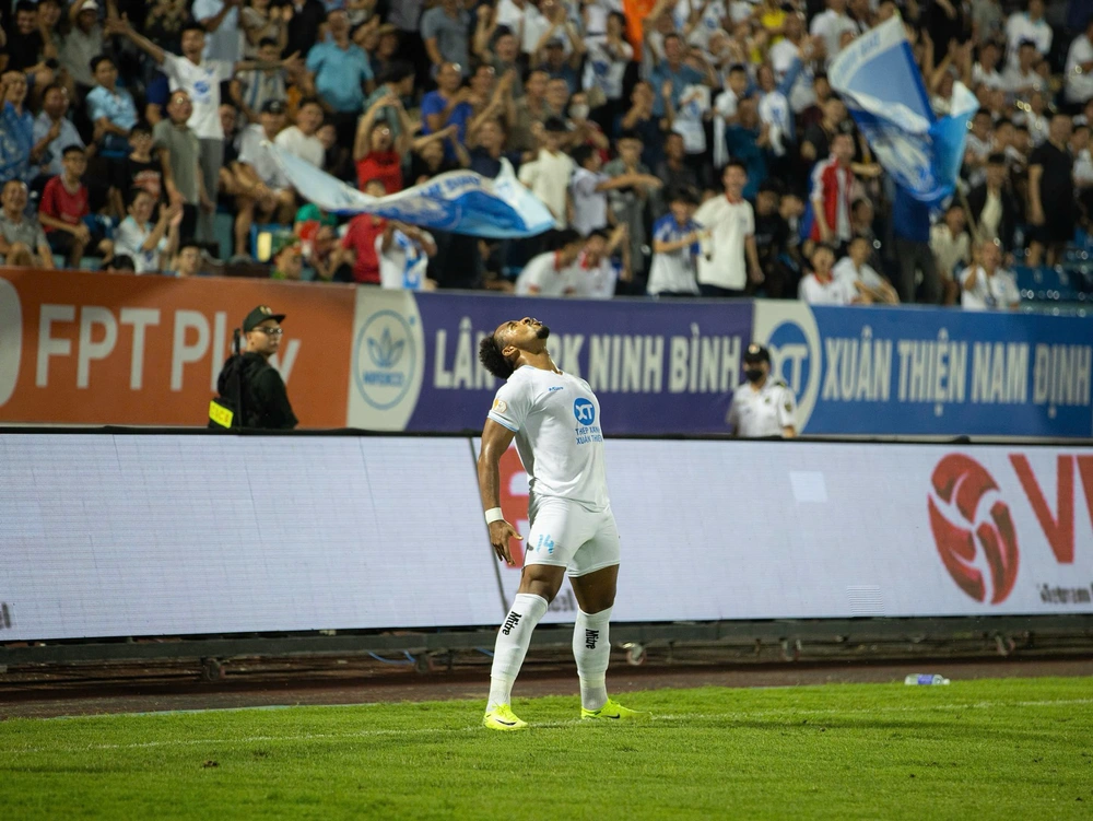 Chỉ Xuân Son mới cứu được &quot;con tàu đắm&quot; Nam Định - Ảnh 2.