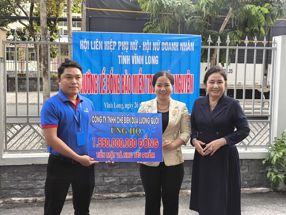 Trong tâm cơn “đại hồng thủy”: Giúp người dân đứng dậy sau lũ dữ - Ảnh 2. Trong tâm cơn “đại hồng thủy”: Giúp người dân đứng dậy sau lũ dữ - Ảnh 2.