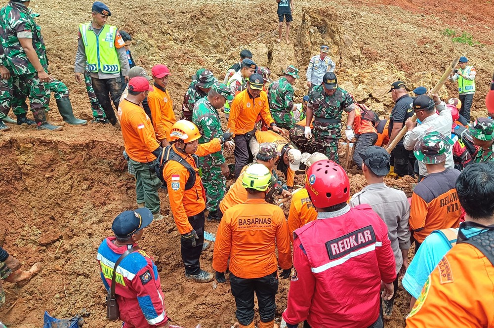 Nhiều nước châu Á gồng mình ứng phó với lũ quét và thiên tai - Ảnh 1. Nhiều nước châu Á gồng mình ứng phó với lũ quét và thiên tai - Ảnh 1.