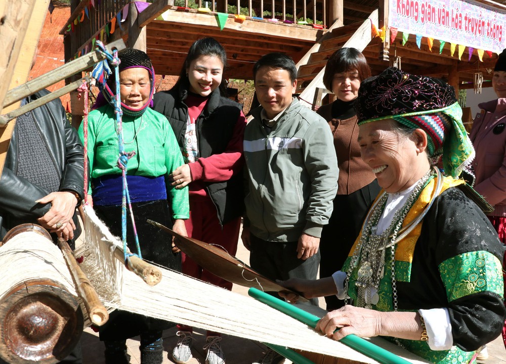 Tạo trải nghiệm đặc sắc nhằm thu hút du khách đến Đồng Văn - Ảnh 4. Tạo trải nghiệm đặc sắc nhằm thu hút du khách đến Đồng Văn - Ảnh 4.