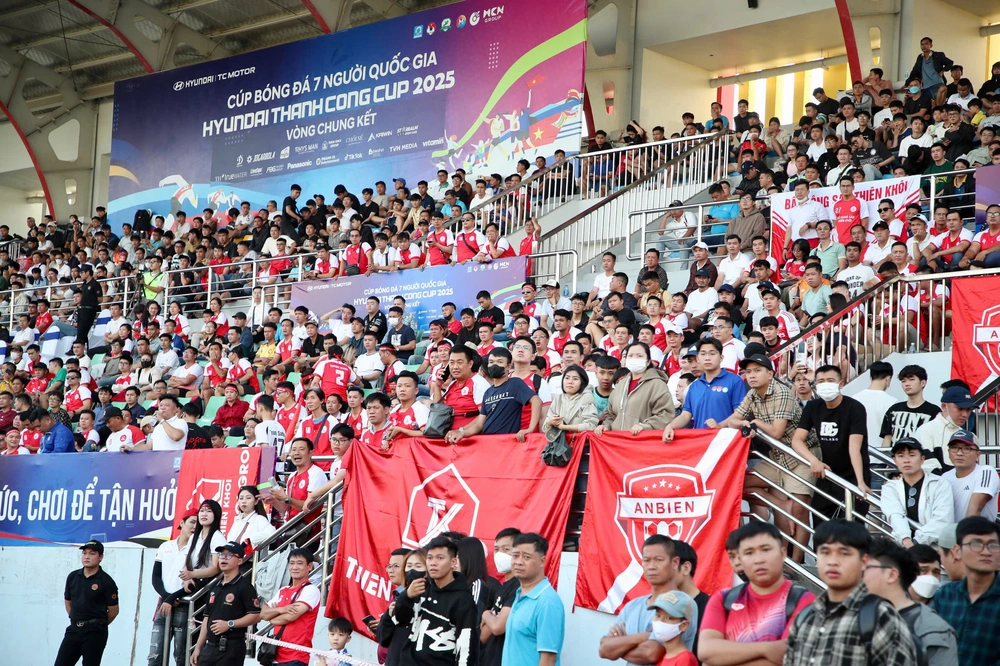 Bất ngờ trong ngày khai mạc Vòng chung kết Cúp bóng đá 7 người Quốc gia 2025 - Ảnh 3. Bất ngờ trong ngày khai mạc Vòng chung kết Cúp bóng đá 7 người Quốc gia 2025 - Ảnh 3.