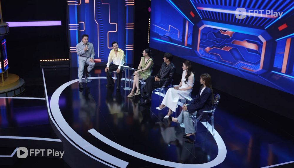 Song trùng lấn át Tiếu Vy trong tập 6 "A.I là ai" - Ảnh 2. Song trùng lấn át Tiếu Vy trong tập 6 "A.I là ai" - Ảnh 2.