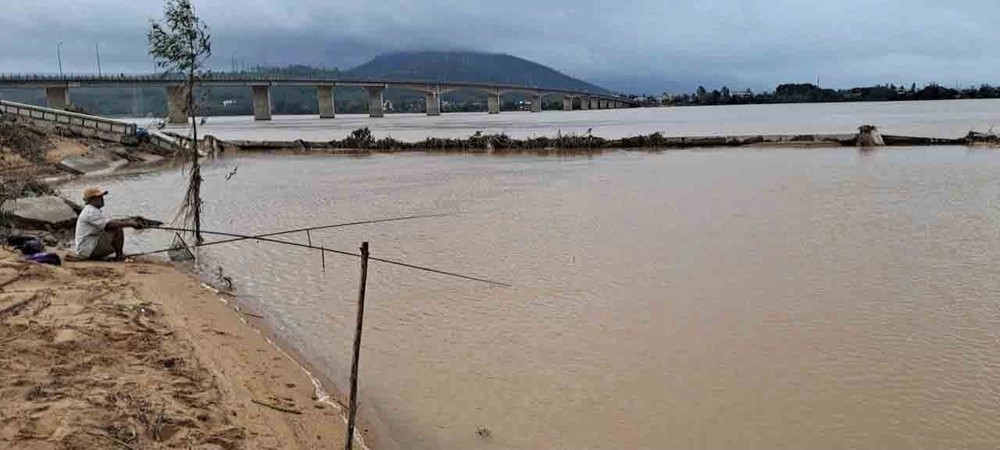 Lũ tạo ra nhánh sông mới trên dòng sông Ba (Đắk Lắk) - Ảnh 3. Lũ tạo ra nhánh sông mới trên dòng sông Ba (Đắk Lắk) - Ảnh 3.