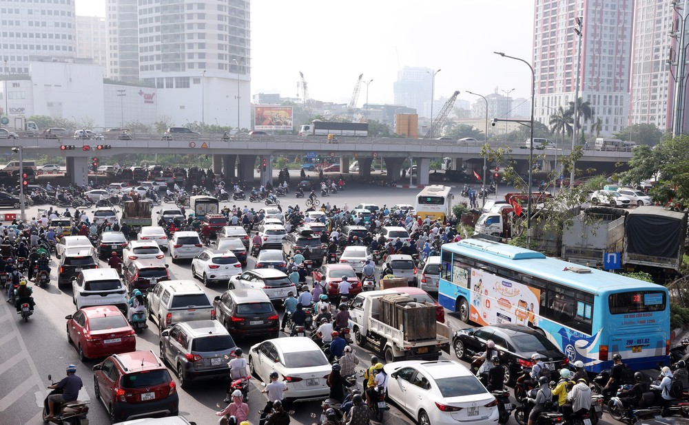 Siết chuẩn khí thải ô tô: Lộ trình mới áp dụng từ năm 2026 - Ảnh 2. Siết chuẩn khí thải ô tô: Lộ trình mới áp dụng từ năm 2026 - Ảnh 2.