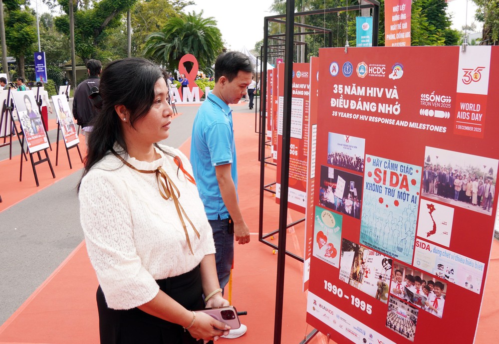 Mít-tinh hưởng ứng 35 năm ứng phó với HIV/AIDS: kêu gọi đoàn kết, chung tay chấm dứt dịch bệnh AIDS - Ảnh 9. Mít-tinh hưởng ứng 35 năm ứng phó với HIV/AIDS: kêu gọi đoàn kết, chung tay chấm dứt dịch bệnh AIDS - Ảnh 9.