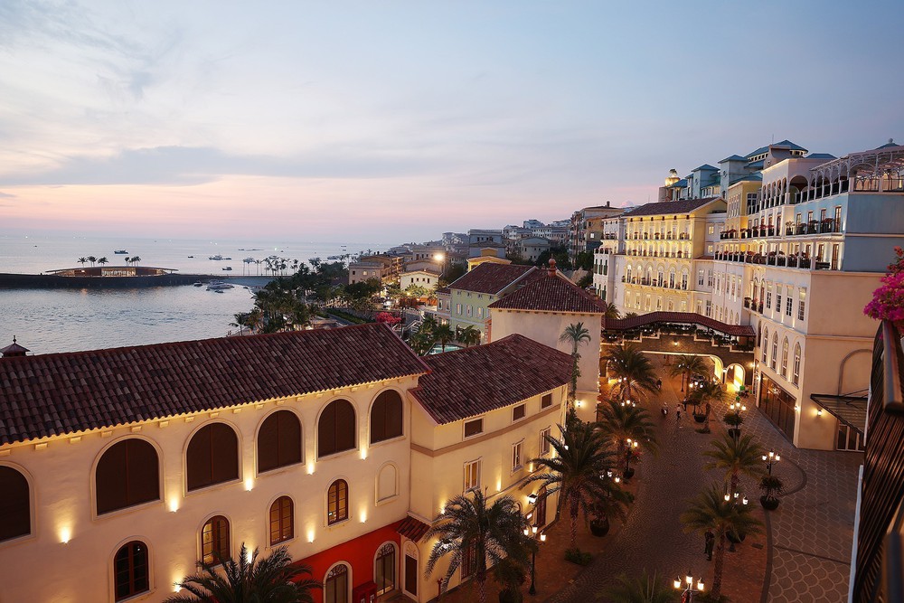 Báo cáo Vietnam Hotel Investment Guide 2025: Thị trường nghỉ dưỡng Việt Nam tăng nhanh nhất khu vực - Ảnh 1.