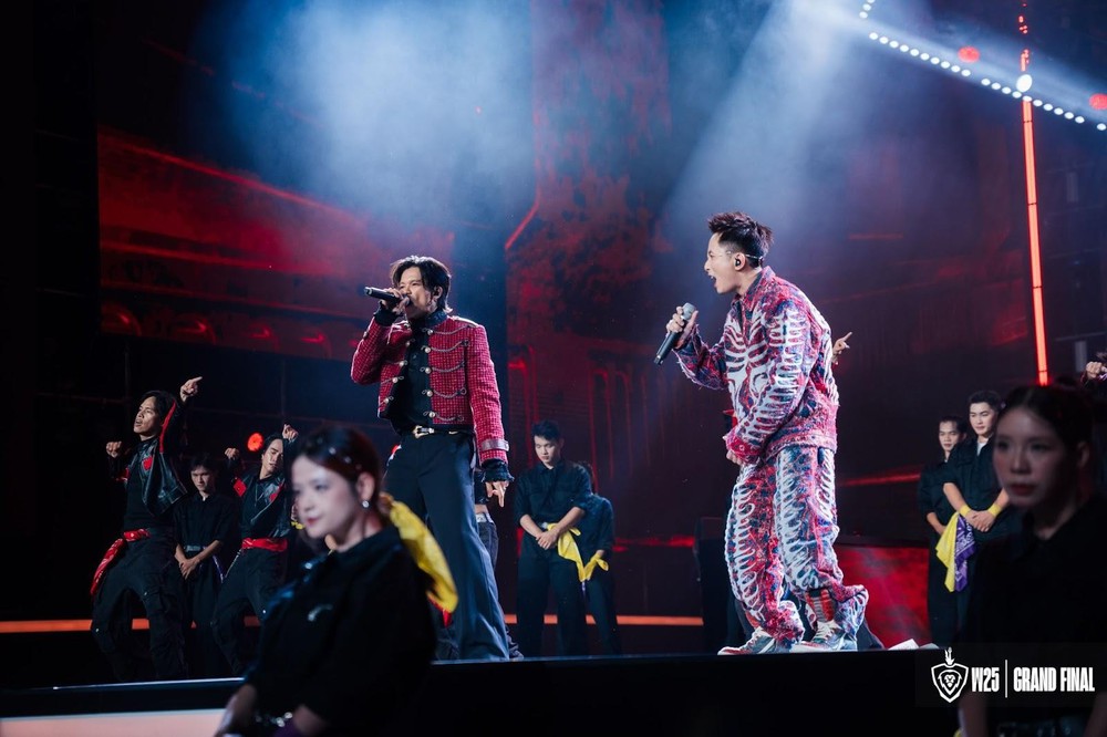 Thắng nghẹt thở Saigon Phantom với tỷ số 4 - 2, FPT x Flash là nhà vô địch Đấu Trường Danh Vọng mùa Đông 2025  - Ảnh 2.