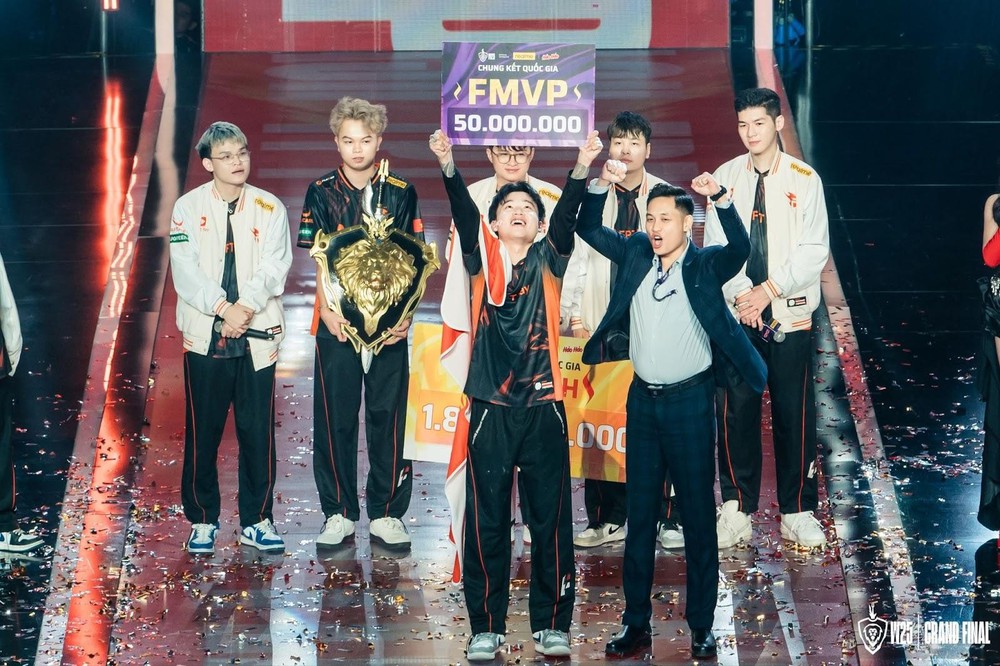 Thắng nghẹt thở Saigon Phantom với tỷ số 4 - 2, FPT x Flash là nhà vô địch Đấu Trường Danh Vọng mùa Đông 2025  - Ảnh 9.