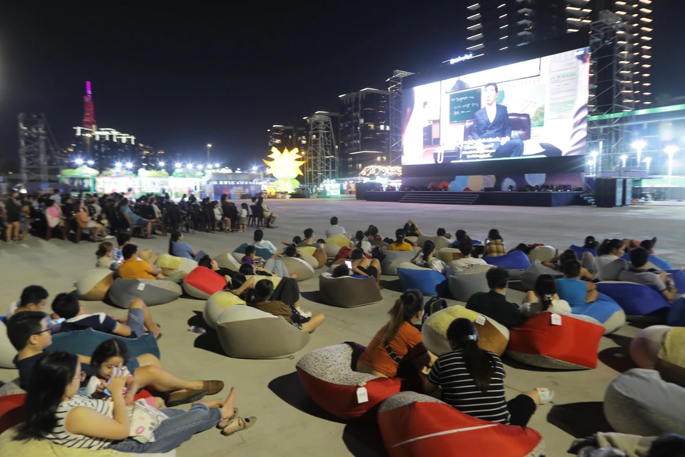 TP.HCM trở thành "Thành phố điện ảnh" (kỳ 1): Cơ hội bứt phá và những thách thức cần vượt qua - Ảnh 4. TP.HCM trở thành "Thành phố điện ảnh" (kỳ 1): Cơ hội bứt phá và những thách thức cần vượt qua - Ảnh 4.