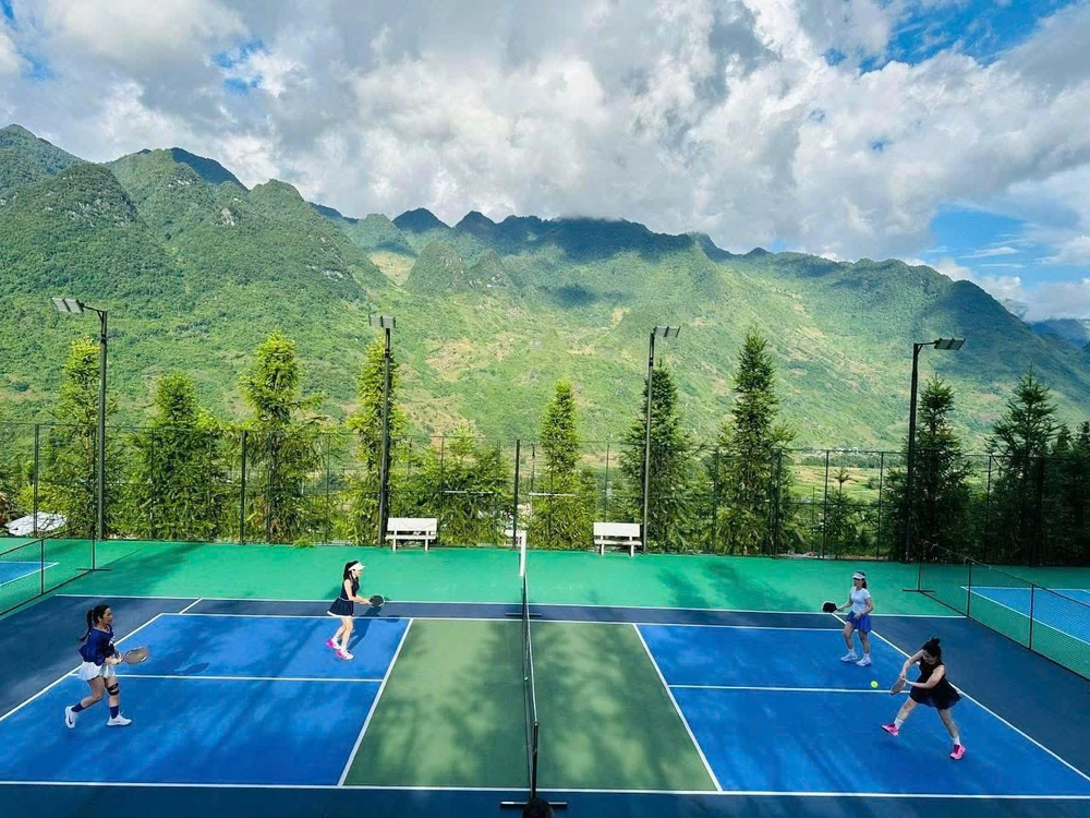 Cận cảnh sân pickleball ‘view triệu đô’ đang gây sốt mạng xã hội - Ảnh 5.