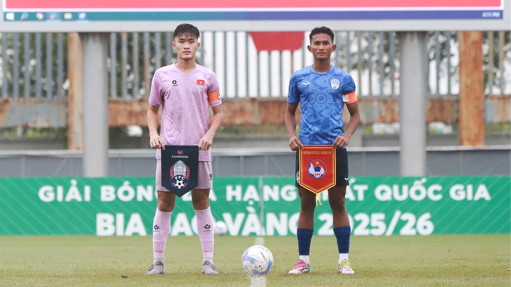 U17 Việt Nam đại thắng năm sao trong trận giao hữu với U17 Campuchia - Ảnh 1.