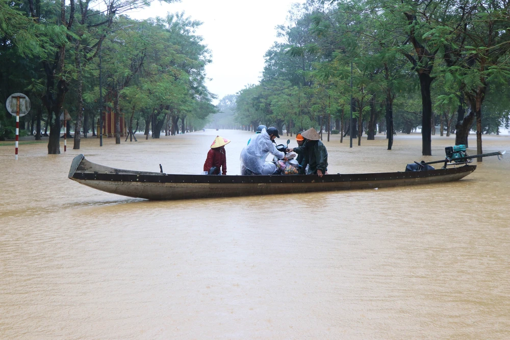 Không khí lạnh, vùng núi Bắc Bộ có nơi rét đậm, Hà Tĩnh đến Huế mưa lớn - Ảnh 2. Không khí lạnh, vùng núi Bắc Bộ có nơi rét đậm, Hà Tĩnh đến Huế mưa lớn - Ảnh 2.