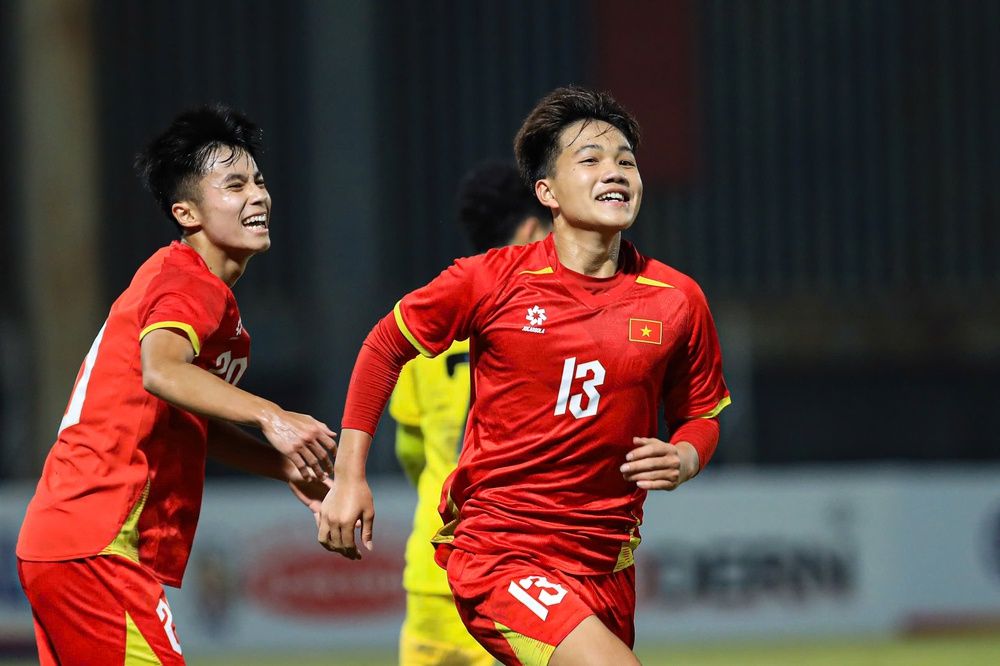 Tin nóng bóng đá Việt hôm nay 1/12: VFF tiếp sức cho các đội tuyển dự SEA Games 33; U19 SLNA được đồng ý cho dự giải U19 quốc gia - Ảnh 3. Tin nóng bóng đá Việt hôm nay 1/12: VFF tiếp sức cho các đội tuyển dự SEA Games 33; U19 SLNA được đồng ý cho dự giải U19 quốc gia - Ảnh 3.