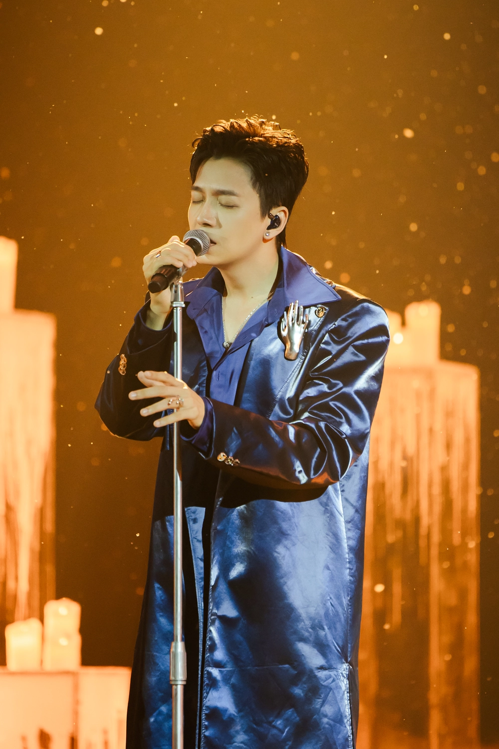 Chung kết “Anh trai say hi”: Ngô Kiến Huy hát ballad, Karik toả sáng - Ảnh 3.