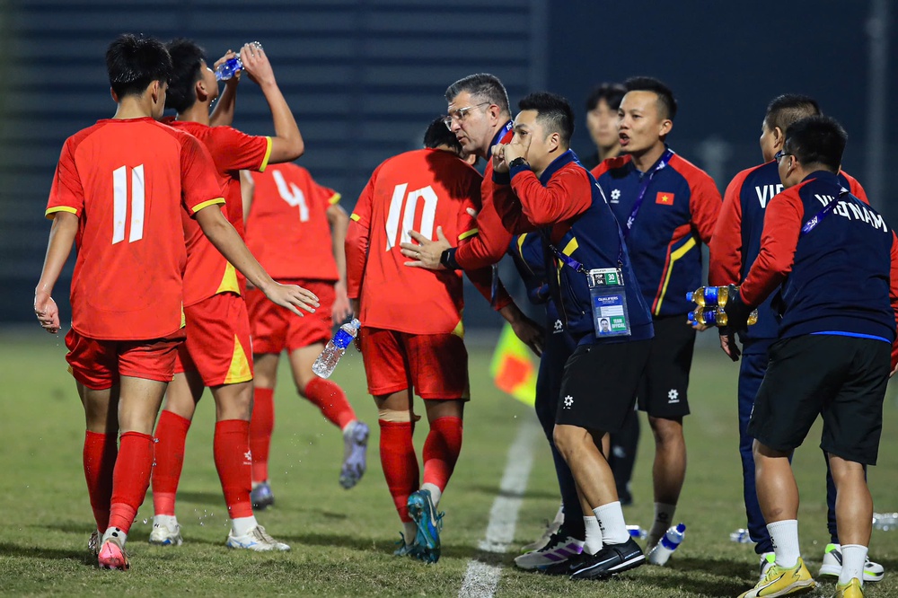 Tin nóng bóng đá Việt hôm nay 1/12: VFF tiếp sức cho các đội tuyển dự SEA Games 33; U19 SLNA được đồng ý cho dự giải U19 quốc gia - Ảnh 2. Tin nóng bóng đá Việt hôm nay 1/12: VFF tiếp sức cho các đội tuyển dự SEA Games 33; U19 SLNA được đồng ý cho dự giải U19 quốc gia - Ảnh 2.