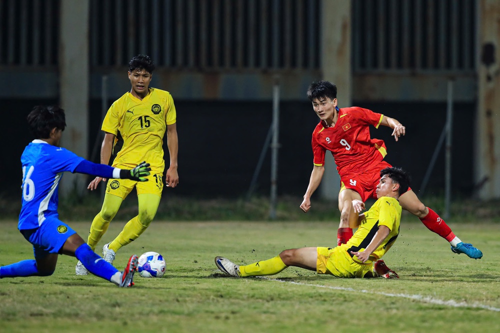 Thắng đậm U17 Malaysia, bóng đá Việt Nam lại giáng đòn mạnh vào tham vọng của Malaysia  - Ảnh 1.