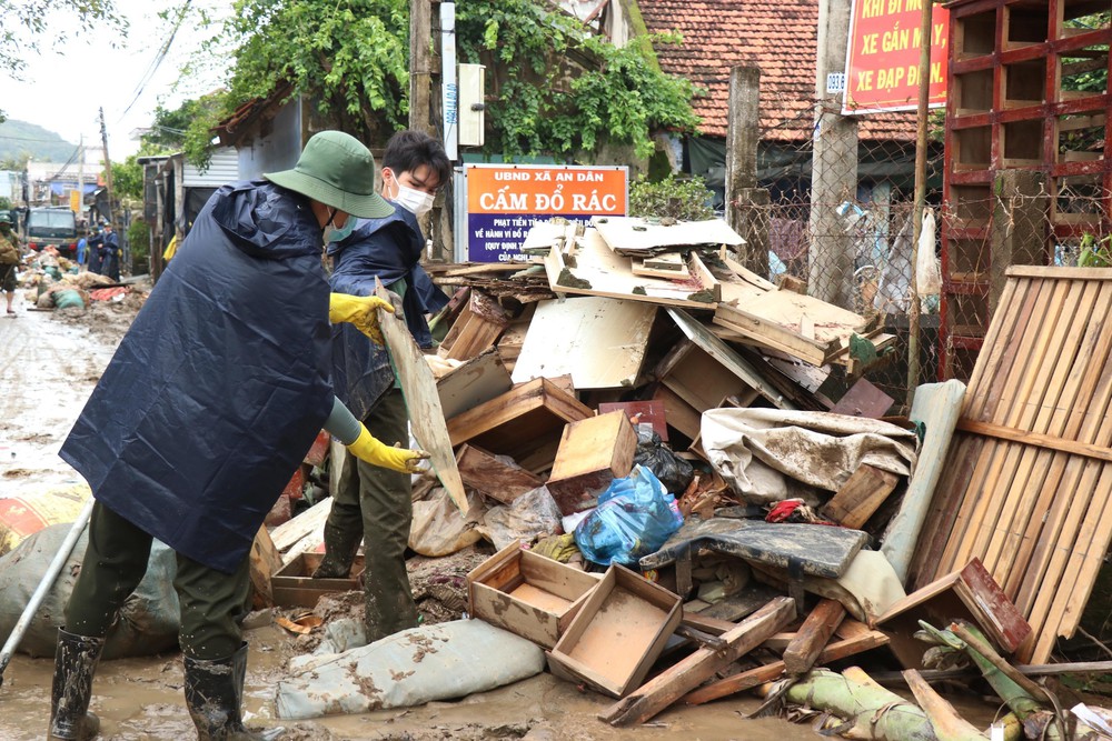 Bão số 15 ít dịch chuyển, hướng về bờ biển phía Đông tỉnh Gia Lai-Đắk Lắk - Ảnh 1.