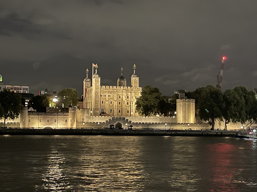 London rực rỡ trong sắc đêm - Ảnh 1.