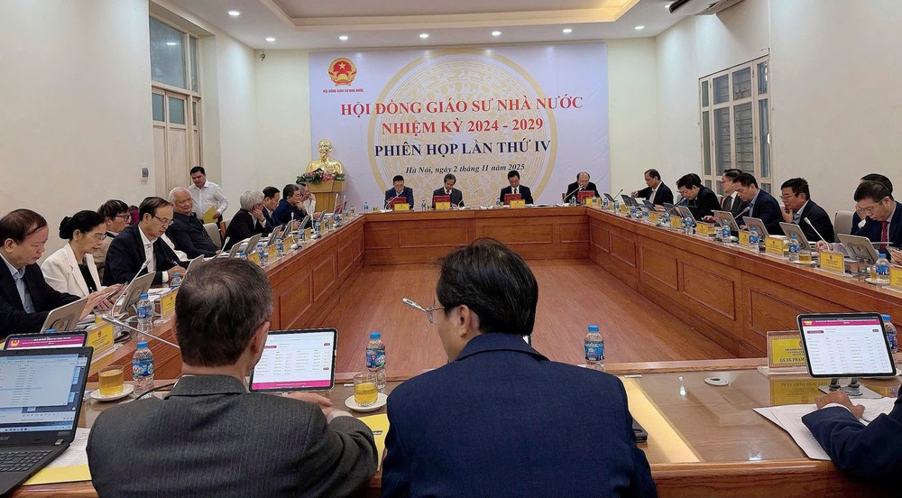 Chính thức công bố danh sách 71 ứng viên Giáo sư, 829 ứng viên Phó Giáo sư đạt tiêu chuẩn năm 2025 - Ảnh 2. Chính thức công bố danh sách 71 ứng viên Giáo sư, 829 ứng viên Phó Giáo sư đạt tiêu chuẩn năm 2025 - Ảnh 2.