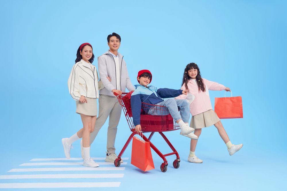 55S Fashion kết đôi Việt Hoa – Đức Hiếu ra mắt thời trang cho cả gia đình - Ảnh 5. 55S Fashion kết đôi Việt Hoa – Đức Hiếu ra mắt thời trang cho cả gia đình - Ảnh 5.