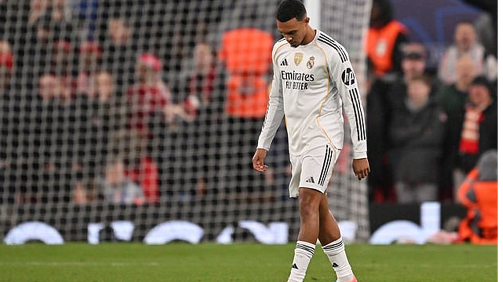 Trent Alexander-Arnold đón nhận những tiếng la ó trong ngày trở về Anfield - Ảnh 1. Trent Alexander-Arnold đón nhận những tiếng la ó trong ngày trở về Anfield - Ảnh 1.