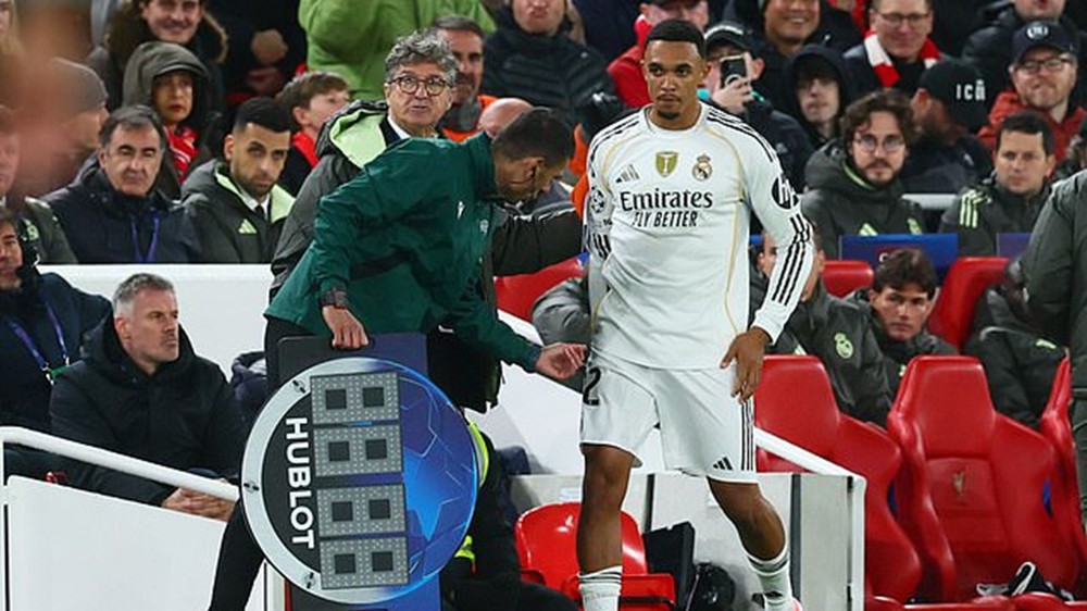 Trent Alexander-Arnold đón nhận những tiếng la ó trong ngày trở về Anfield - Ảnh 3. Trent Alexander-Arnold đón nhận những tiếng la ó trong ngày trở về Anfield - Ảnh 3.