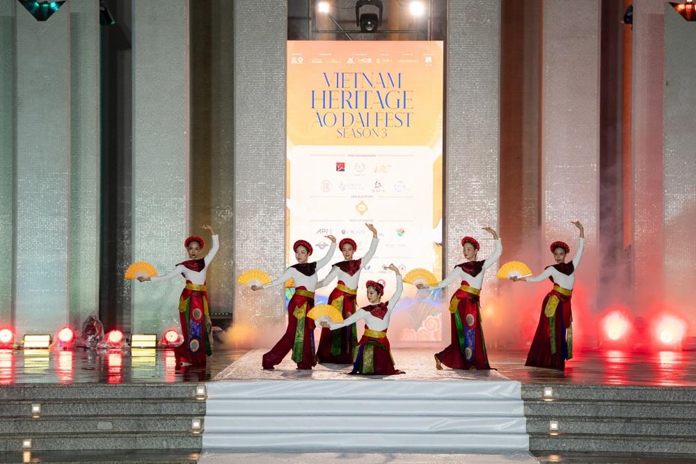 Vietnam Heritage Áo Dài Fest - Hành trình lan tỏa áo dài đến khán giả Việt - Ảnh 1. Vietnam Heritage Áo Dài Fest - Hành trình lan tỏa áo dài đến khán giả Việt - Ảnh 1.