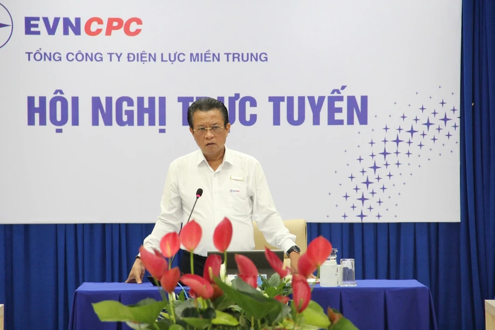 Ngành điện khẩn trương ứng phó bão KALMAEGI, khắc phục hậu quả mưa lũ - Ảnh 1. Ngành điện khẩn trương ứng phó bão KALMAEGI, khắc phục hậu quả mưa lũ - Ảnh 1.