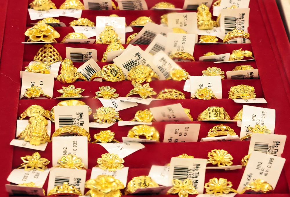 Giá vàng miếng sáng 4/11 giảm 800 nghìn đồng/lượng - Ảnh 1. Giá vàng miếng sáng 4/11 giảm 800 nghìn đồng/lượng - Ảnh 1.