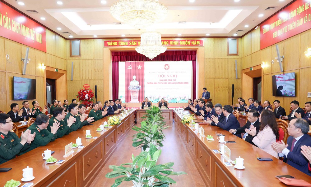 Hội nghị bàn giao công tác Trưởng Ban Tuyên giáo và Dân vận Trung ương - Ảnh 1.