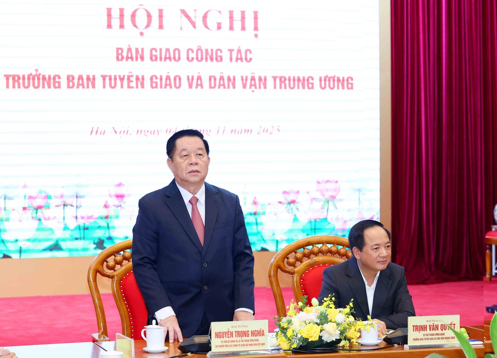 Hội nghị bàn giao công tác Trưởng Ban Tuyên giáo và Dân vận Trung ương - Ảnh 3.