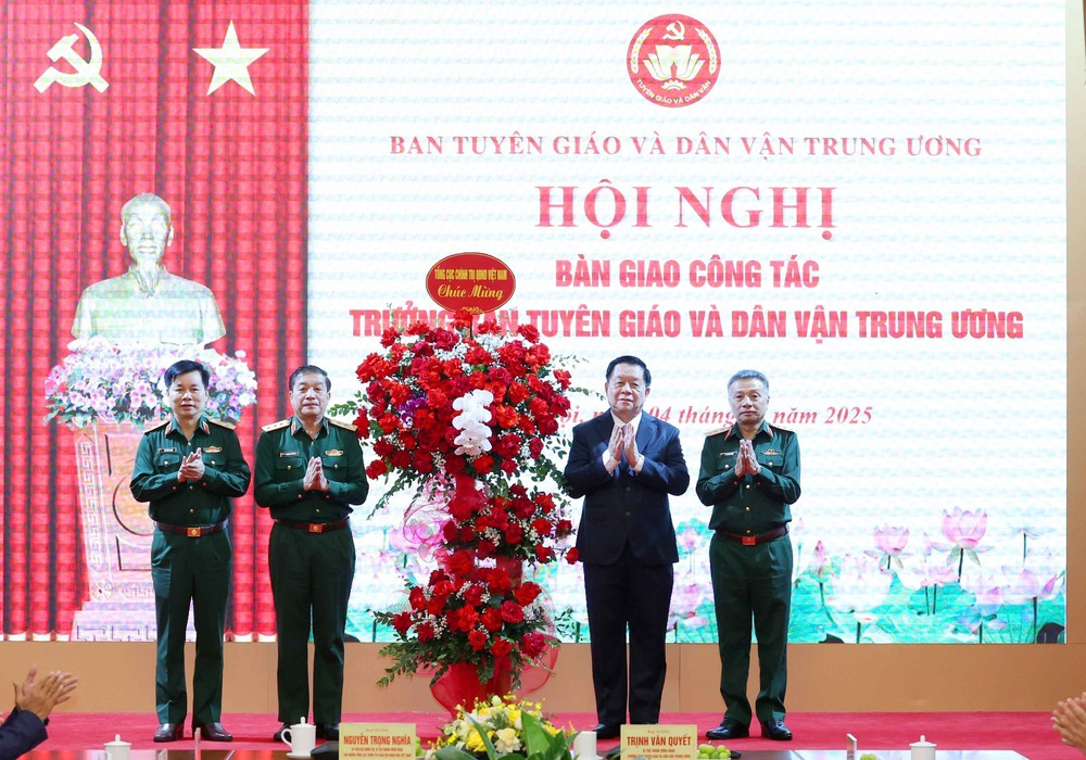 Hội nghị bàn giao công tác Trưởng Ban Tuyên giáo và Dân vận Trung ương - Ảnh 6.